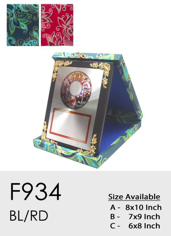 F934 Plaque - Velvet Box