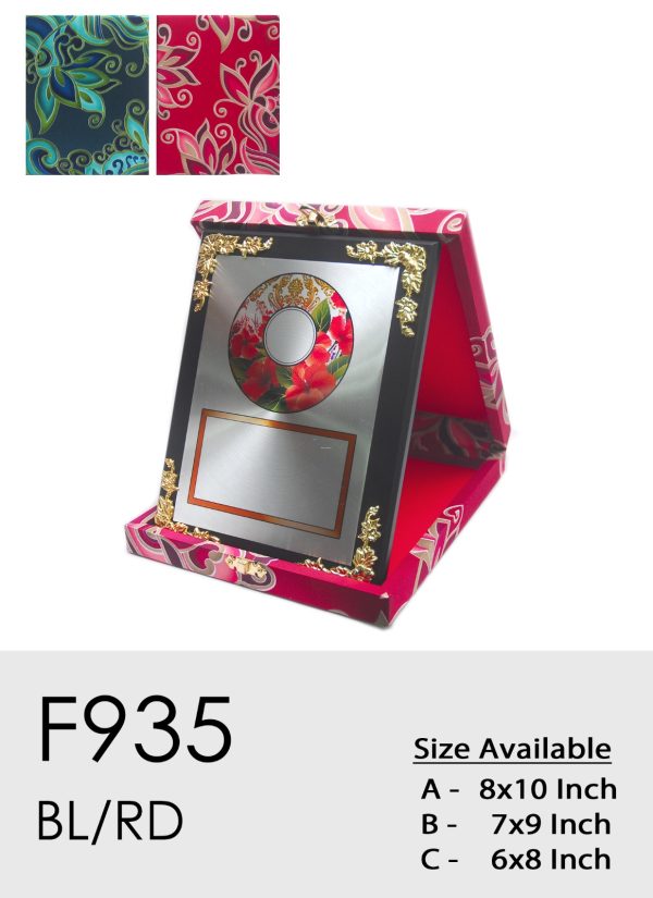 F935 Plaque - Velvet Box